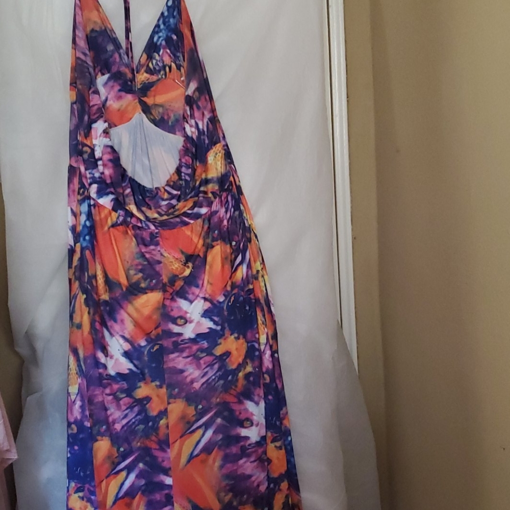 Dress - Picture 3 of 4
